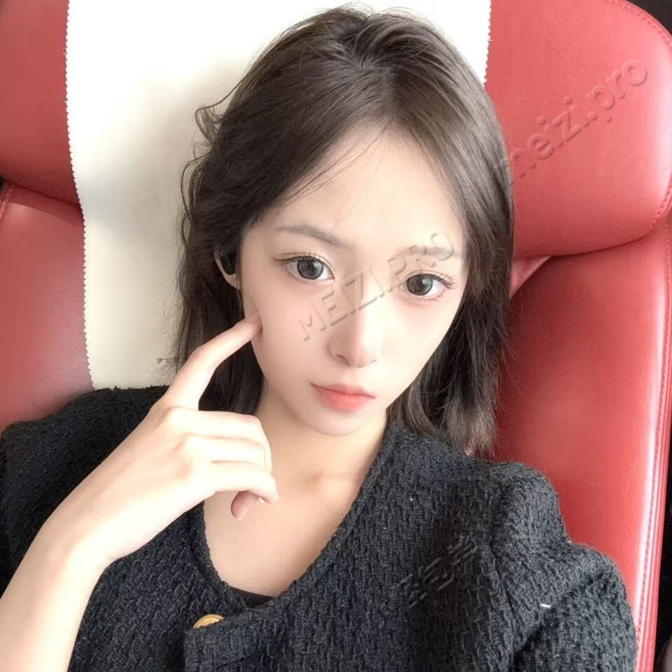 江西 南昌 20岁 160cm 44 A杯 无业 喜欢唱歌,能喝点小酒,喜欢拍照,第一次出,超级性价比 抽烟纹身:无 SM:否 无套:可 口交:可 过夜:可 可飞:可 价格:4.5 特点:喜欢唱歌,能喝点小酒,喜欢拍照,第一次出,超级性价比