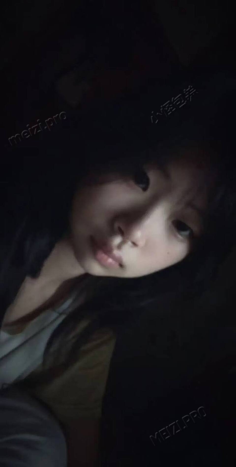 广东 广州 17岁 168cm 106 B杯 美甲 目前在学跳舞 抽烟纹身:无纹身 SM:轻微 无套:否 口交:可 过夜:可 同居:否 可飞:不行 价格:6 特点:目前在学跳舞