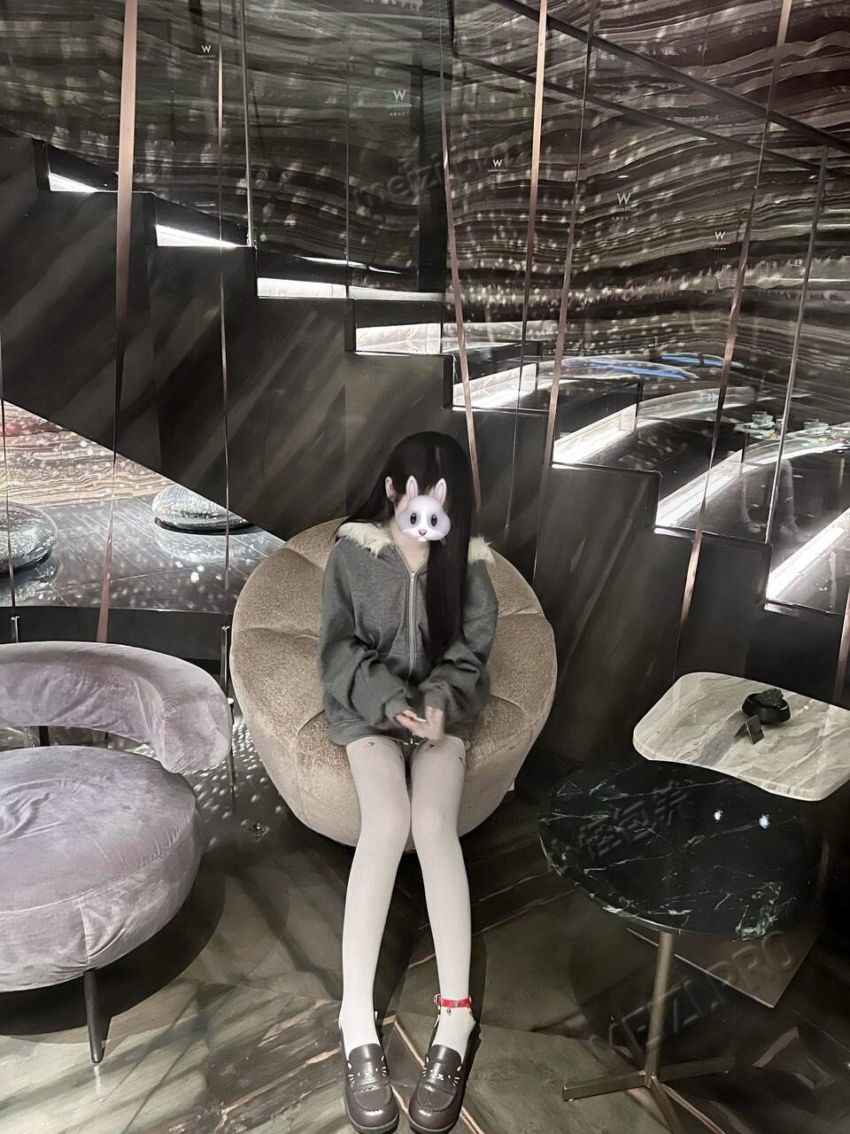 广东 广州 18岁 163cm 94 B杯 无 无 抽烟纹身:有纹身 无套:否 口交:可 过夜:可 同居:否 可飞:看情况 价格:8 特点:无