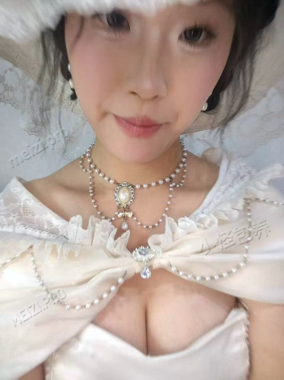 辽宁 沈阳 19岁 169cm 125 C杯 学生 比较说话直接，话唠子 抽烟纹身:无 SM:是 无套:可 口交:可 过夜:可 同居:可 可飞:可 外省 港澳 价格:2 特点:比较说话直接，话唠子