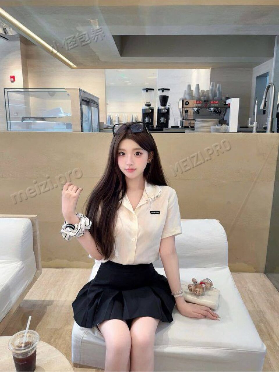 广东 深圳 18岁 169cm 89 C杯 学生 性格开朗 可爱 嫩嫩嫩 SM:否 无套:否 口交:可 过夜:可 同居:可 可飞:可 价格:10 特点:性格开朗 可爱 嫩嫩嫩