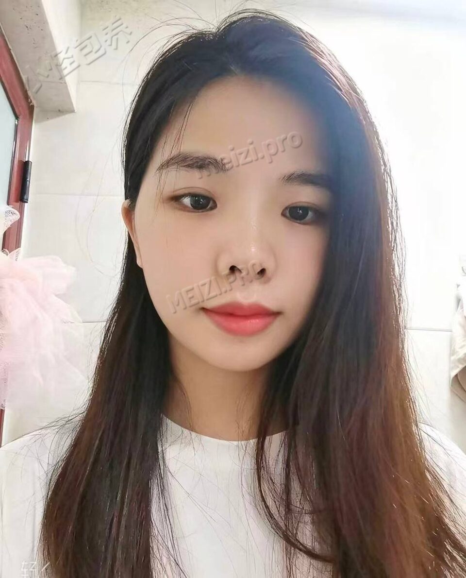 广东 深圳 26岁 161cm 103 C杯 抽烟纹身:无 SM:是 无套:可 口交:可 过夜:可 可飞:可 价格:6
