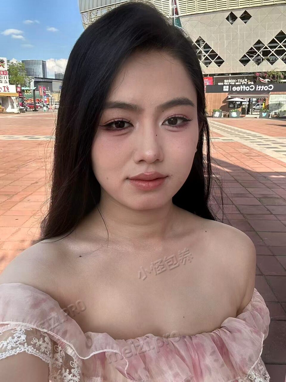 云南 昆明 20岁 168cm 130 C杯 学生 抽烟纹身:小纹身 抽烟 SM:是 无套:可 口交:可 过夜:可 同居:可 可飞:否 价格:12