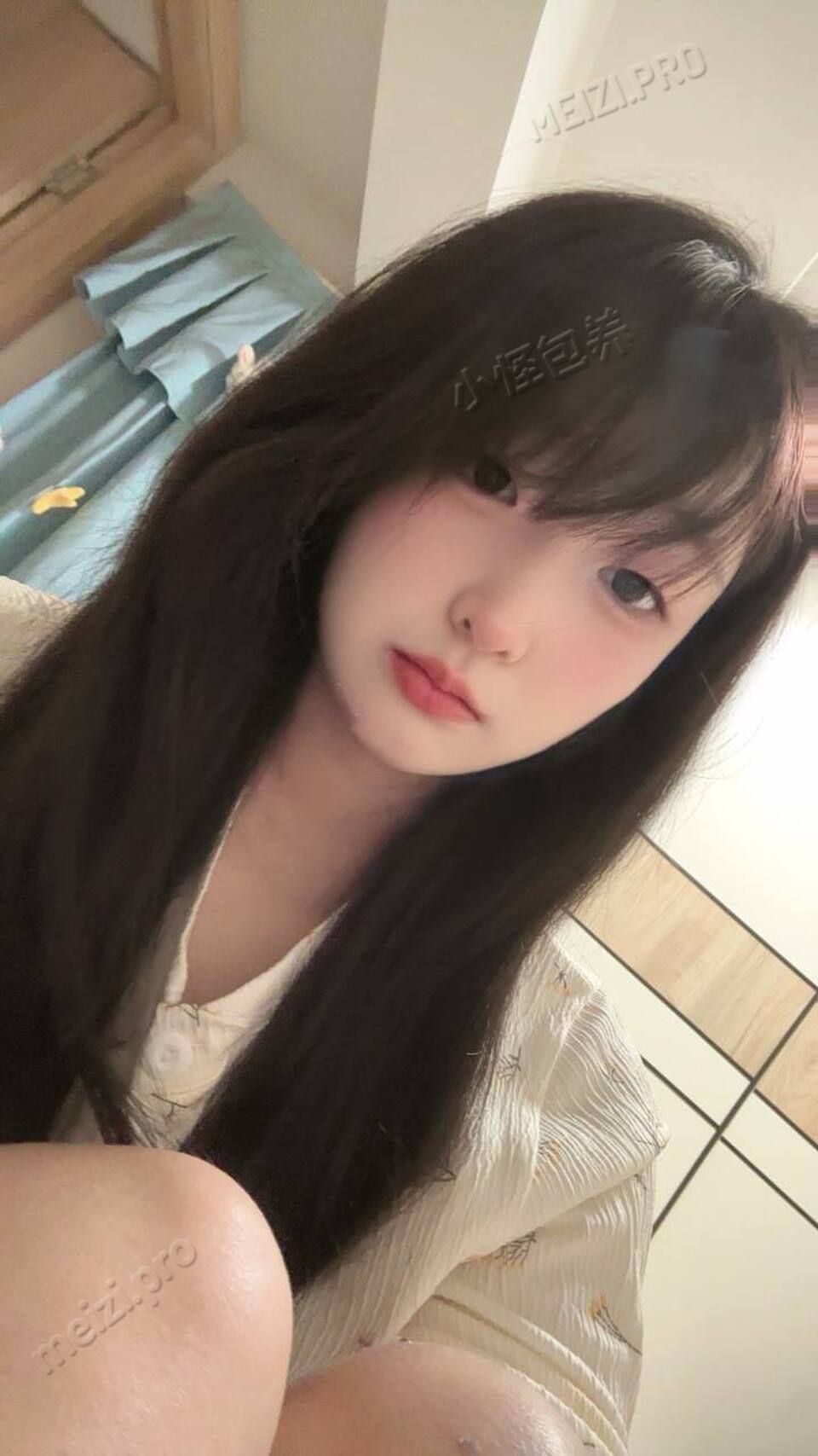 广东 广州 18岁 168cm 112 C杯 学生 巨听话长的嫩皮肤好,一只小骚勾,顶m会玩,放得开技术好 很会提供情绪价值 会调情 抽烟纹身:无抽烟有纹身 SM:是 无套:可 口交:可 过夜:可 同居:可 可飞:可 价格:5 特点:巨听话长的嫩皮肤好,一只小骚勾,顶m会玩,放得开技术好 很会提供情绪价值 会调情