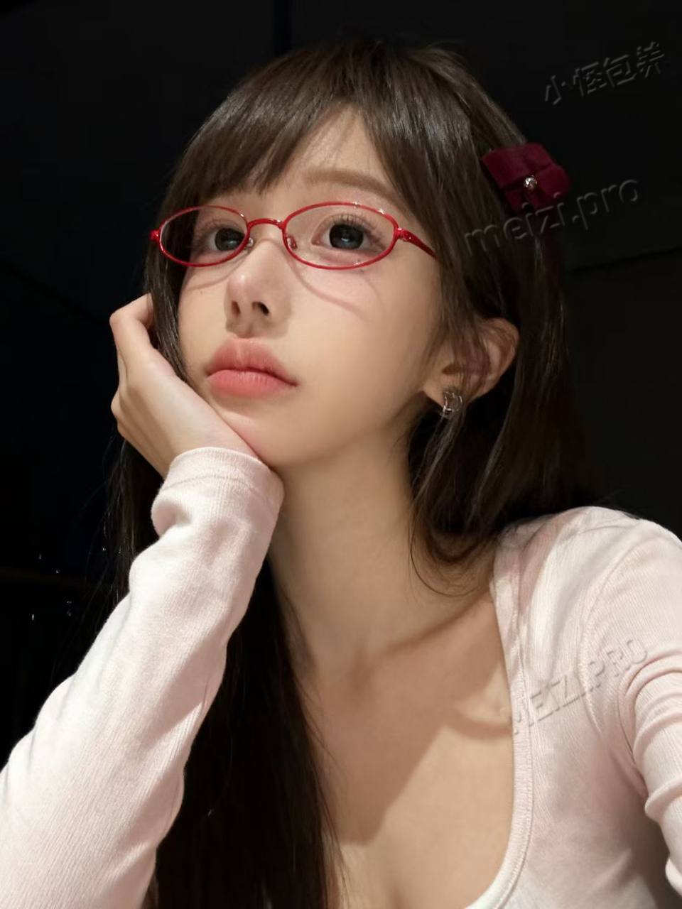 广东 广州 22岁 155cm 37 B杯 三点粉,小骨架,白虎,情绪价值高,会滑雪游泳打羽毛球,无整,冷白皮,可接受多p,双飞 SM:是 无套:否 口交:可 过夜:可 同居:否 可飞:可 价格:15 特点:三点粉,小骨架,白虎,情绪价值高,会滑雪游泳打羽毛球,无整,冷白皮,可接受多p,双飞