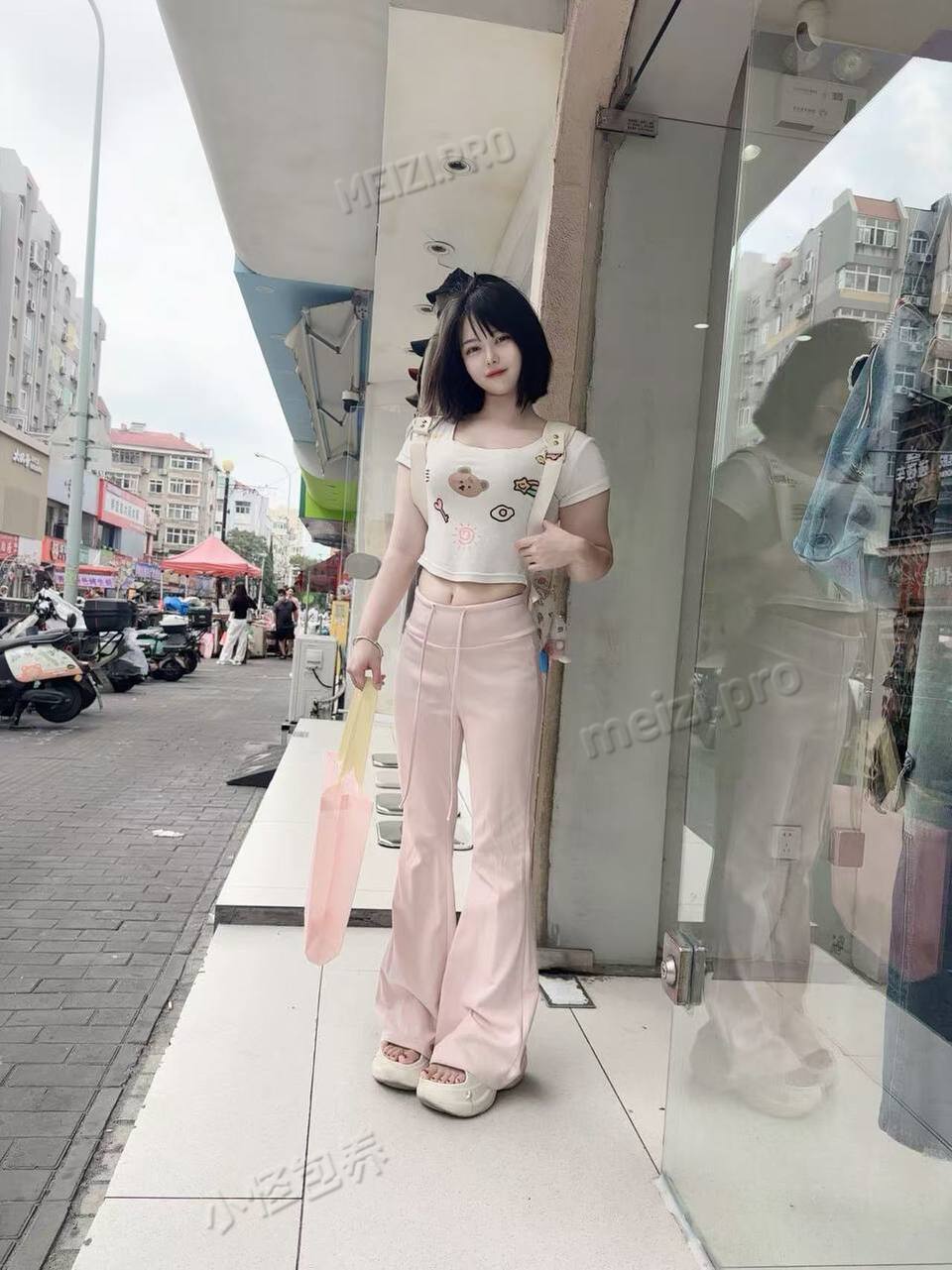山东 青岛 济南 19岁 166cm 85 E杯 学生 新卡妹妹 第一次出 甜美 SM:是 无套:否 口交:可 同居:否 可飞:暂不 特点:新卡妹妹 第一次出 甜美