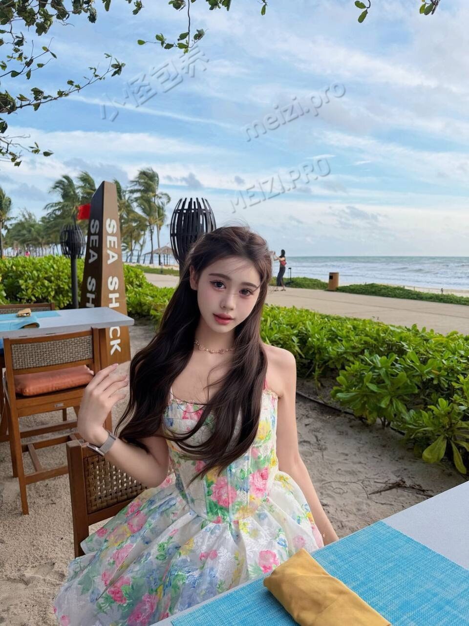 河南 郑州 22岁 165cm 47 C杯 学生 在校女大,声乐艺术生,古筝八级温柔甜美,乖巧可爱,情绪稳定,听话乖乖女一枚,会给情绪价值,能配合你的爱好进行陪伴 抽烟纹身:无 SM:是 无套:否 口交:可 过夜:可 同居:否 可飞:可 价格:18 特点:在校女大,声乐艺术生,古筝八级温柔甜美,乖巧可爱,情绪稳定,听话乖乖女一枚,会给情绪价值,能配合你的爱好进行陪伴