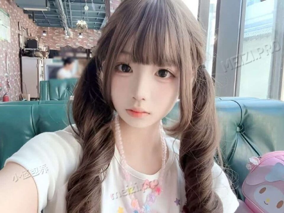 广东 深圳 20岁 162cm 92 B杯 学生 温柔 腼腆 初恋女友感 抽烟纹身:不抽烟无纹身 SM:是 无套:可 口交:可 过夜:可 同居:否 可飞:可 价格:9 特点:温柔 腼腆 初恋女友感