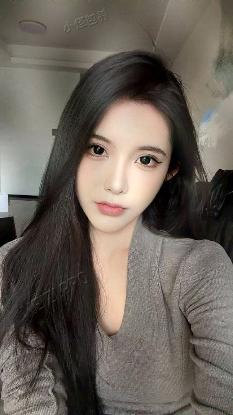 广东 广州 25岁 163cm 84 C杯 电商主播 sao,情绪价值高,喜欢撒娇,反差 抽烟纹身:无纹身 SM:轻度 无套:否 口交:可 过夜:可 同居:否 可飞:可外省港澳不可外国 价格:15 特点:sao,情绪价值高,喜欢撒娇,反差