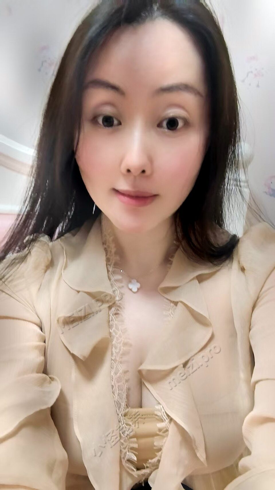 辽宁 沈阳 34岁 168cm 110 C杯 内衣店 冷白皮 性格温柔 抽烟纹身:不抽烟有纹身 SM:否 无套:可 口交:可 过夜:可 可飞:可 价格:20 特点:冷白皮 性格温柔