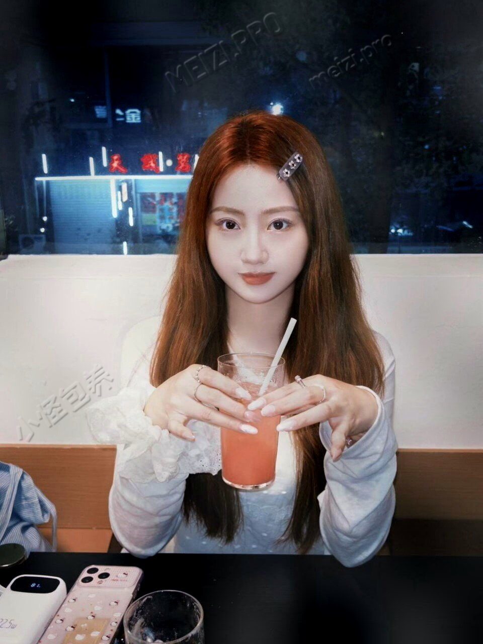 广东 深圳 25岁 168cm 109 B杯 工作 抽烟纹身:无 SM:是 无套:否 口交:可 过夜:可 同居:否 可飞:可 价格:4.5