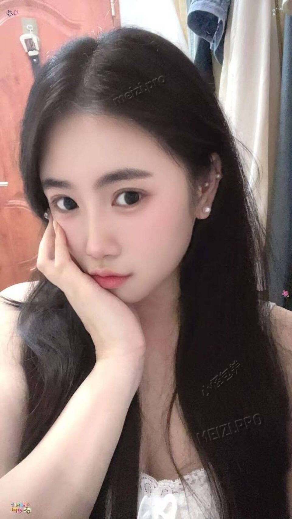 广东 广州白云区 26岁 163cm 99 B杯 自由 口活好 会跳舞 SM:否 无套:否 口交:否 过夜:可 可飞:能 价格:7 特点:口活好 会跳舞