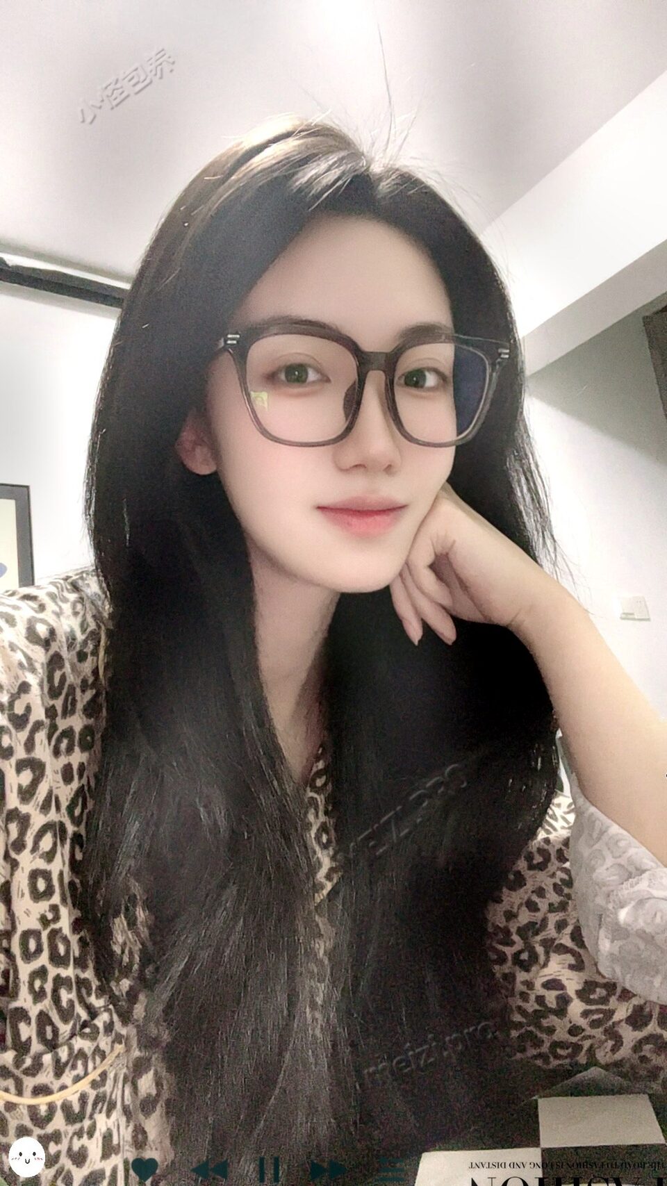 浙江 宁波 29岁 174cm 120 B杯 工作 性格好 抽烟纹身:无 SM:否 无套:可 口交:可 过夜:可 同居:看情况 可飞:江浙沪其他暂时不接 价格:8 特点:性格好