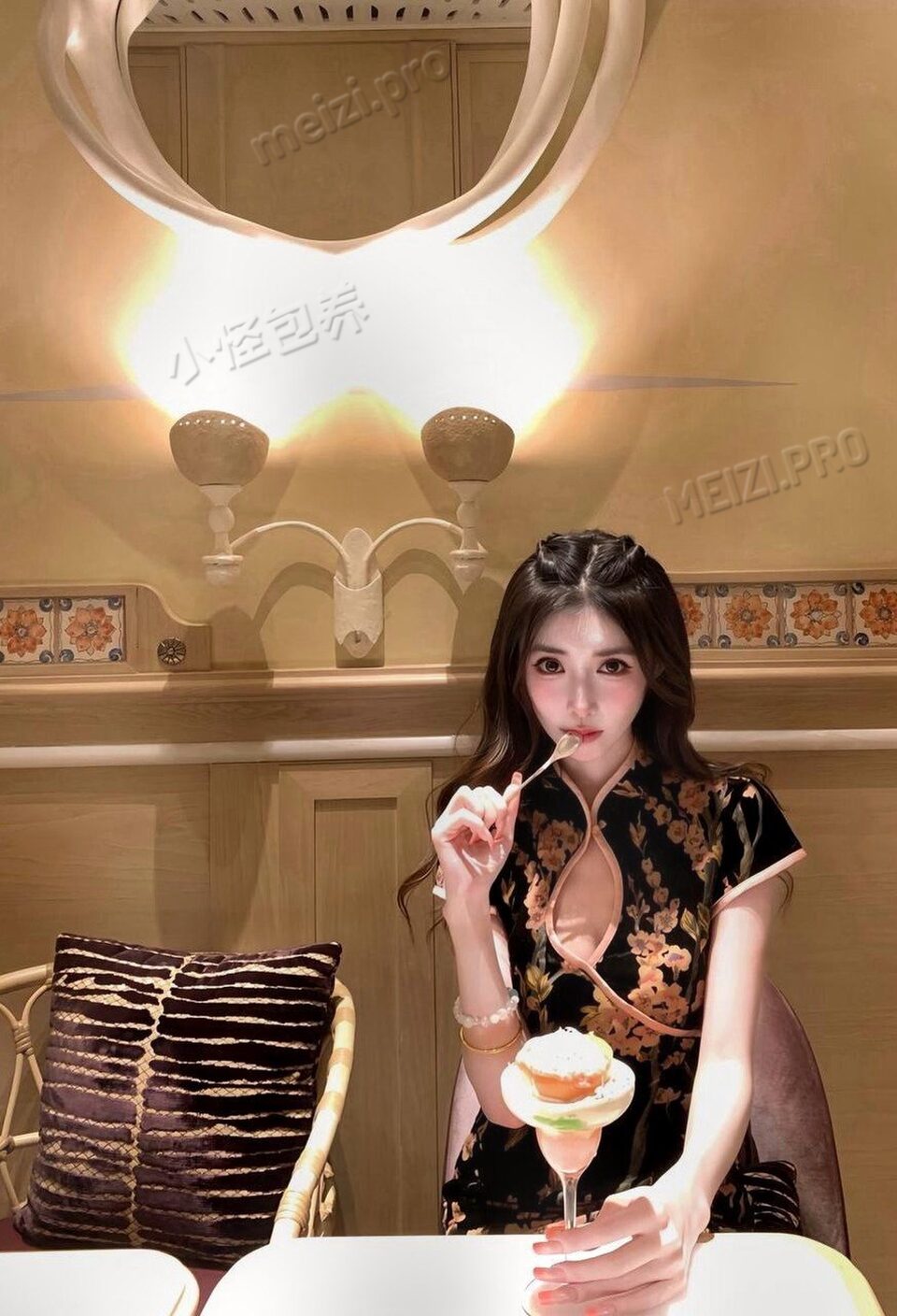 广东 深圳 22岁 163cm 90 B杯 工作 211本科英国硕士皮肤白颜值高身材比例好爱跳舞柔韧性强清纯甜美性格大方高学历高认知雅思6.5爱看书研究心理学玄学有催眠师证 SM:是 无套:可 口交:可 过夜:可 同居:可 可飞:可 外地及日本 价格:40 特点:211本科英国硕士皮肤白颜值高身材比例好爱跳舞柔韧性强清纯甜美性格大方高学历高认知雅思6.5爱看书研究心理学玄学有催眠师证