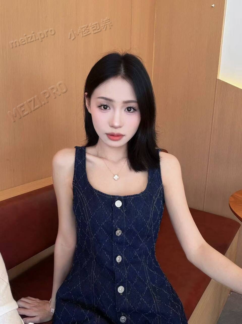 广西 柳州 21岁 158cm 80 A杯 学生 甜美可爱 SM:否 无套:可 口交:可 过夜:可 可飞:能 价格:5 特点:甜美可爱