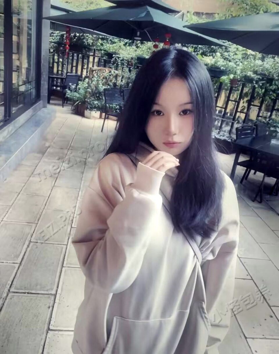 上海 上海 21岁 162cm 98 B杯 学生 抽烟纹身:无纹身 SM:否 无套:否 口交:可 过夜:可 同居:否 可飞:可 价格:5