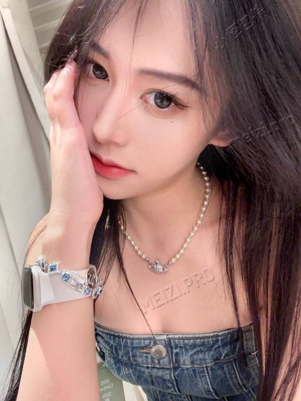 山东 济南 20岁 165cm 95 B杯 学生 本科在读,懂理工懂金融,爱好读书旅游,性格活泼开朗,文静懂事,骨相,自然全脸无整 抽烟纹身:无 SM:否 无套:否 口交:可 过夜:看情况 同居:否 可飞:可 价格:20 特点:本科在读,懂理工懂金融,爱好读书旅游,性格活泼开朗,文静懂事,骨相,自然全脸无整