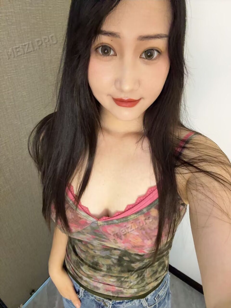 四川 成都 25岁 167cm 117 C杯 销售 性格活泼,开朗 抽烟纹身:无纹身 SM:轻微 无套:可 口交:可 过夜:可 同居:否 可飞:否 价格:10 特点:性格活泼,开朗
