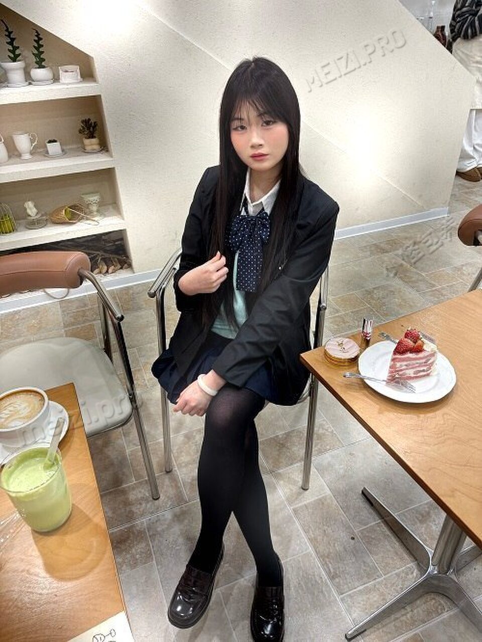 江西 赣州 18岁 163cm 96 A杯 无 抽烟纹身:无 SM:是 无套:否 口交:可 过夜:可 同居:可 可飞:可 价格:10