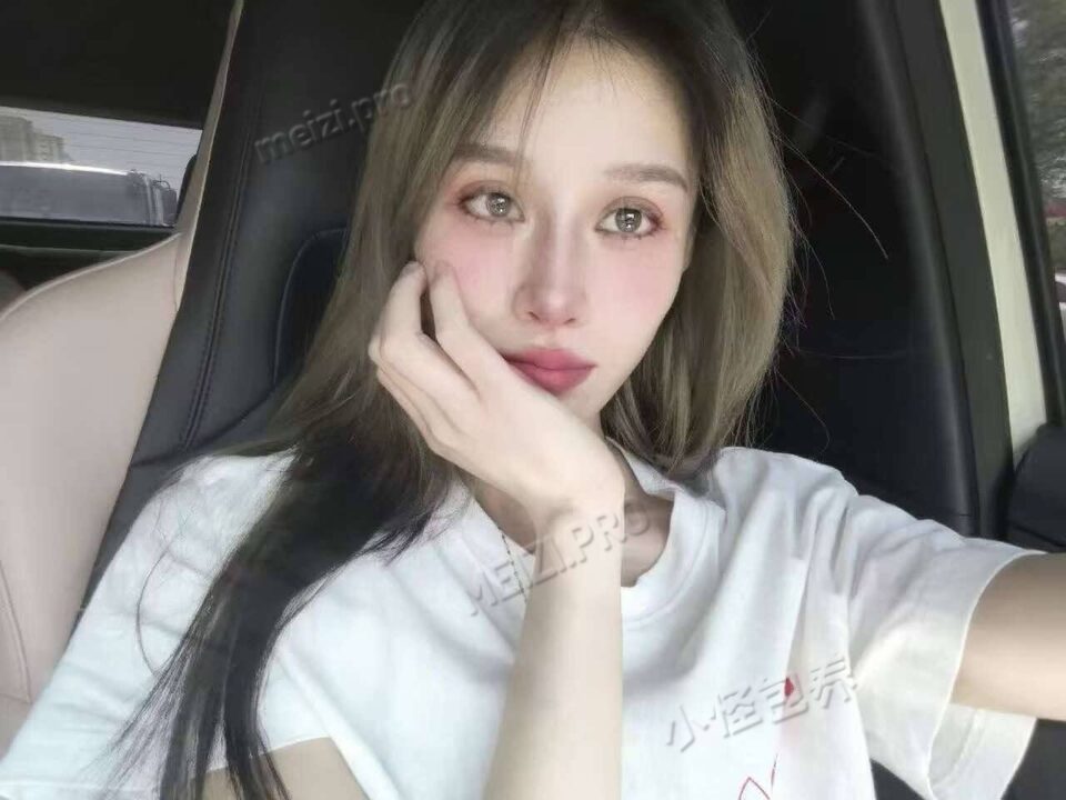 山东 菏泽 25岁 170cm 84 A杯 无业 不粘人 性格好 抽烟纹身:无 SM:否 无套:可 口交:可 过夜:可 可飞:可 近期都外地 优先河南山东 价格:6 特点:不粘人 性格好