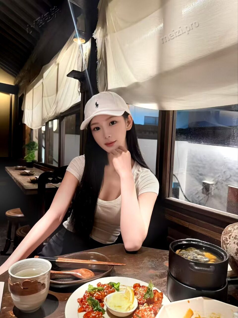 浙江 杭州 20岁 168cm 45 A杯 刚毕业 爱运动 抽烟纹身:无纹身 SM:是 无套:可 口交:可 过夜:可 同居:否 可飞:能 价格:40 特点:爱运动