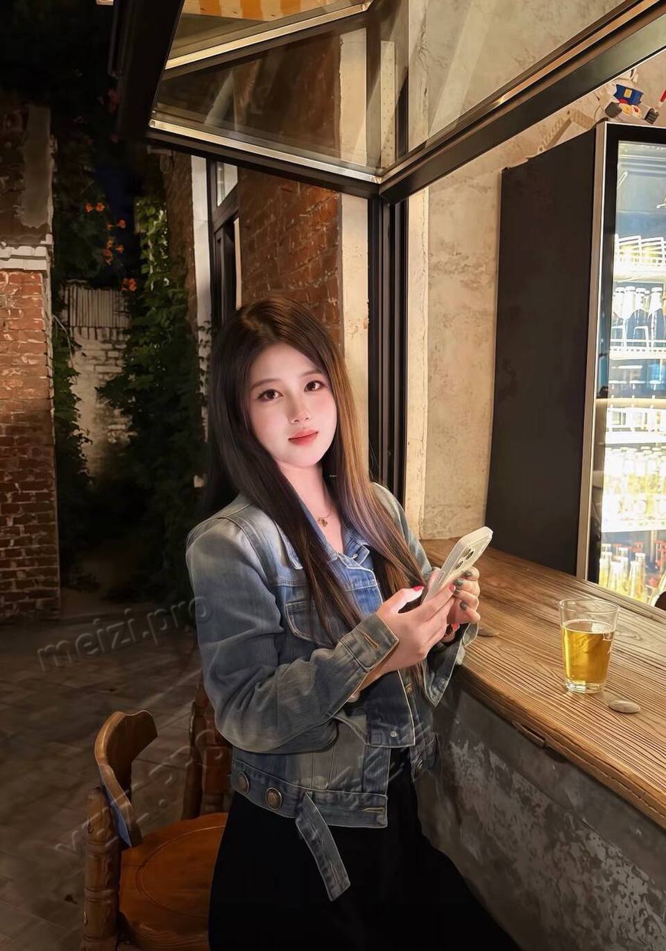 山东 济南 20岁 165cm 117 B杯 准备辞职 梨形身材!懂事,听话。 抽烟纹身:无 SM:是 无套:可 口交:可 过夜:可 同居:商量 可飞:可 价格:10 特点:梨形身材!懂事,听话。