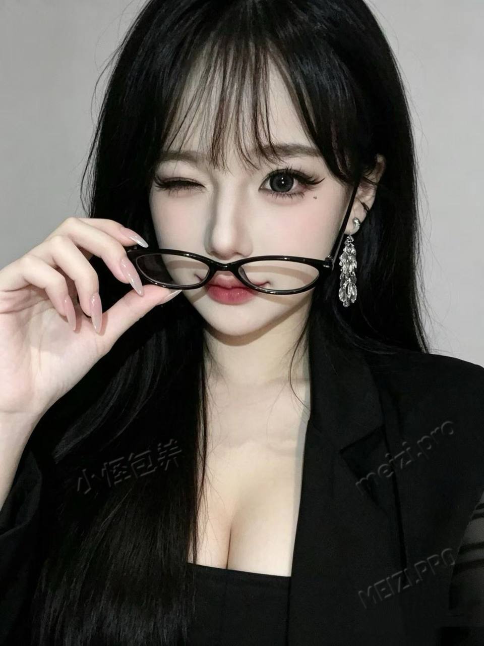 云南 昆明 22岁 160cm 100 D杯 活泼开朗 会唱歌 玩小游戏 生活圈子干净 情商在线 懂事 抽烟纹身:无 SM:否 无套:可 口交:可 过夜:可 同居:可 可飞:可 价格:7 特点:活泼开朗 会唱歌 玩小游戏 生活圈子干净 情商在线 懂事