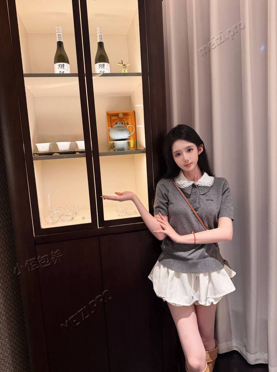 广东 广州 22岁 165cm 84 B杯 学生 广东人清纯在校生无整 抽烟纹身:无 SM:否 无套:否 口交:可 过夜:可 同居:可 可飞:可 可出国新马泰 价格:25 特点:广东人清纯在校生无整