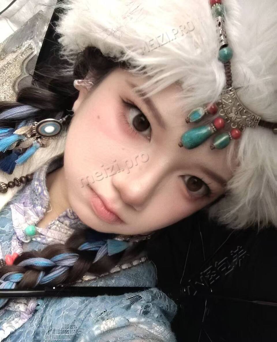 河南 洛阳 20岁 160cm 130 D杯 学生 乃大屁股大口活好 抽烟纹身:无纹身 SM:是 无套:可 口交:可 过夜:可 同居:否 可飞:可 价格:4 特点:乃大屁股大口活好