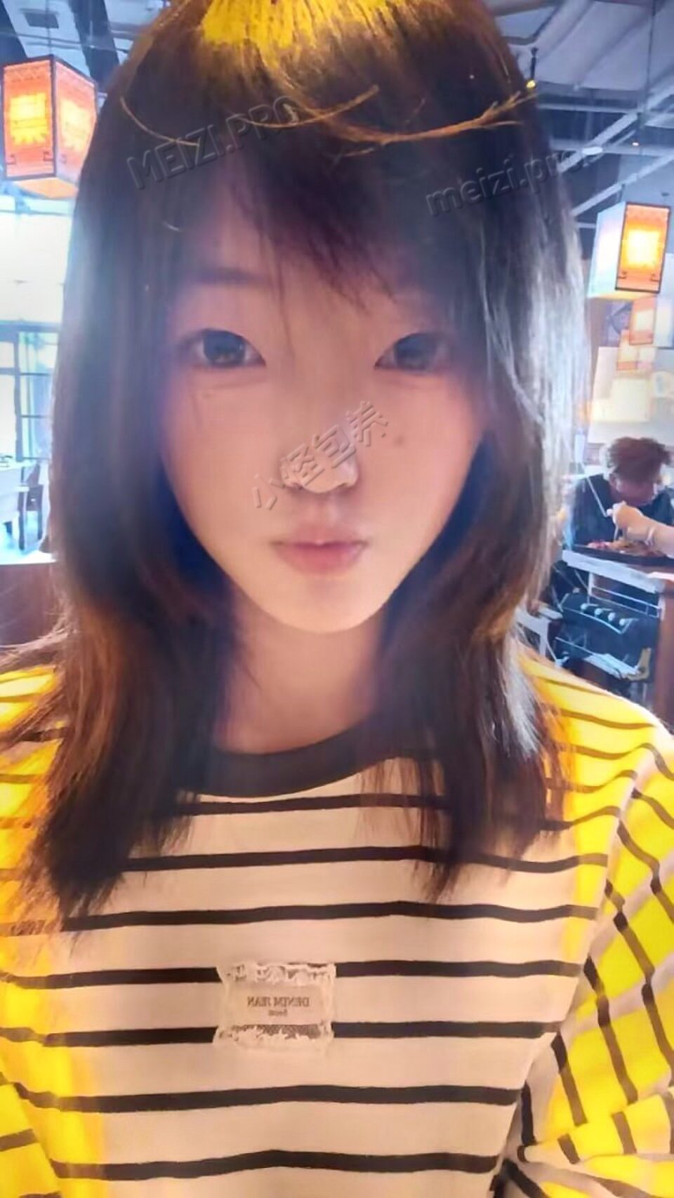 辽宁 营口 19岁 165cm 98 B杯 学生 抽烟纹身:有抽烟无纹身 SM:否 无套:否 口交:可 过夜:可 可飞:可 价格:2.5