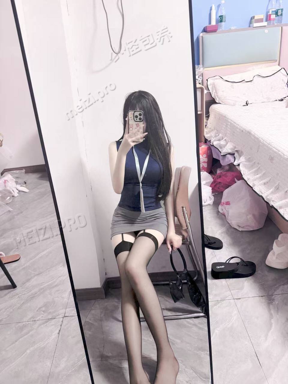 江苏 镇江 17岁 160cm 98 B杯 无业 抽烟纹身:无 SM:否 无套:否 口交:可 过夜:可 可飞:能 价格:15
