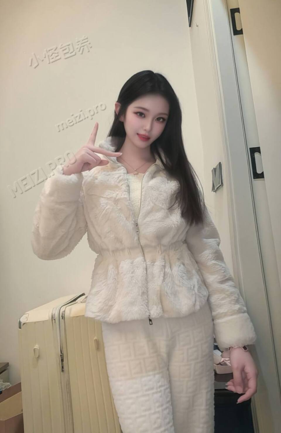 广东 广州 20岁 165cm 95 B杯 学生 一本在读 无纹身 不抽烟清纯无整 甜美纯欲 听话懂事性格乖 抽烟纹身:无 SM:是 无套:否 口交:可 过夜:可 同居:可 可飞:可 价格:20 特点:一本在读 无纹身 不抽烟清纯无整 甜美纯欲 听话懂事性格乖