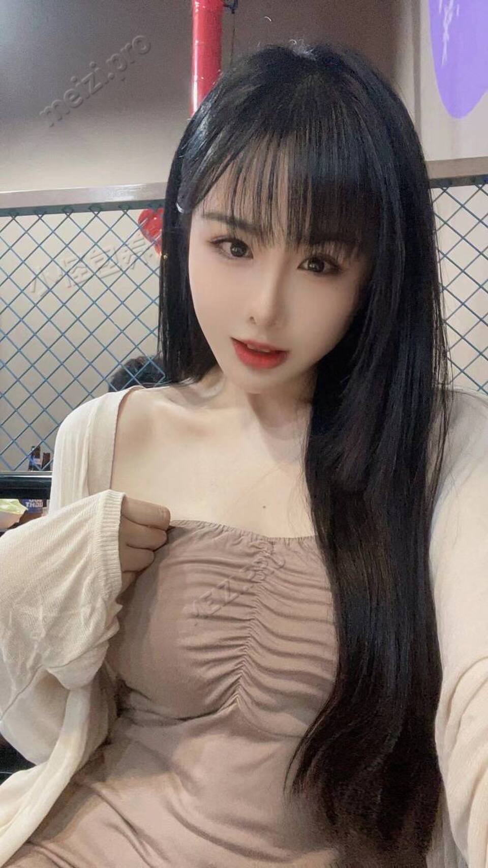 广东 广州 25岁 165cm 50 C杯 老师 幼儿老师沟通能力强情商高身材好 抽烟纹身:无 SM:否 无套:否 口交:可 过夜:可 同居:可 可飞:可 新马泰 价格:15 特点:幼儿老师沟通能力强情商高身材好