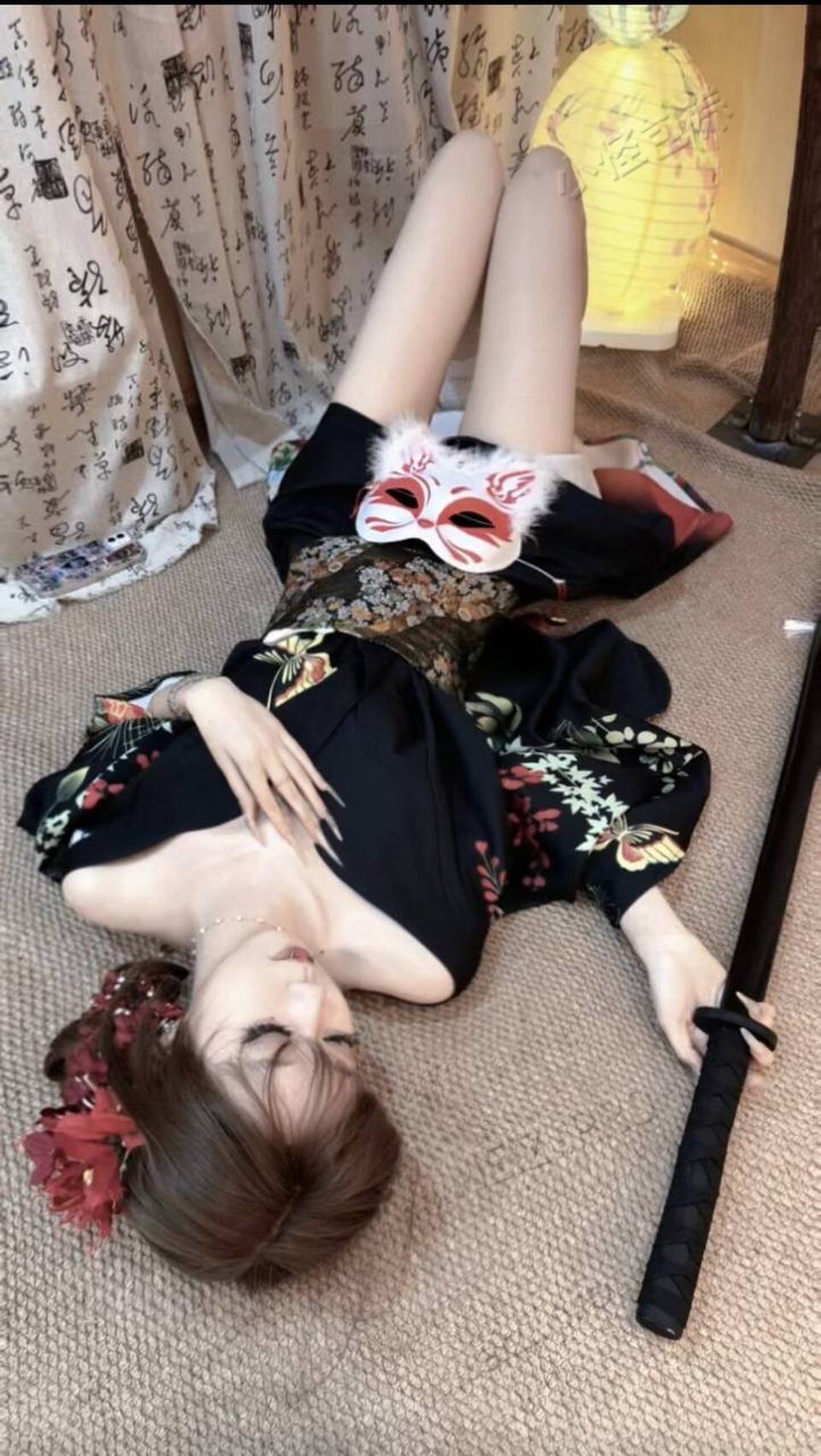 广东 广州 18岁 168cm 80 B杯 学生 无 抽烟纹身:有纹身 SM:是 无套:可 口交:可 过夜:可 同居:否 可飞:近的可 价格:18 特点:无