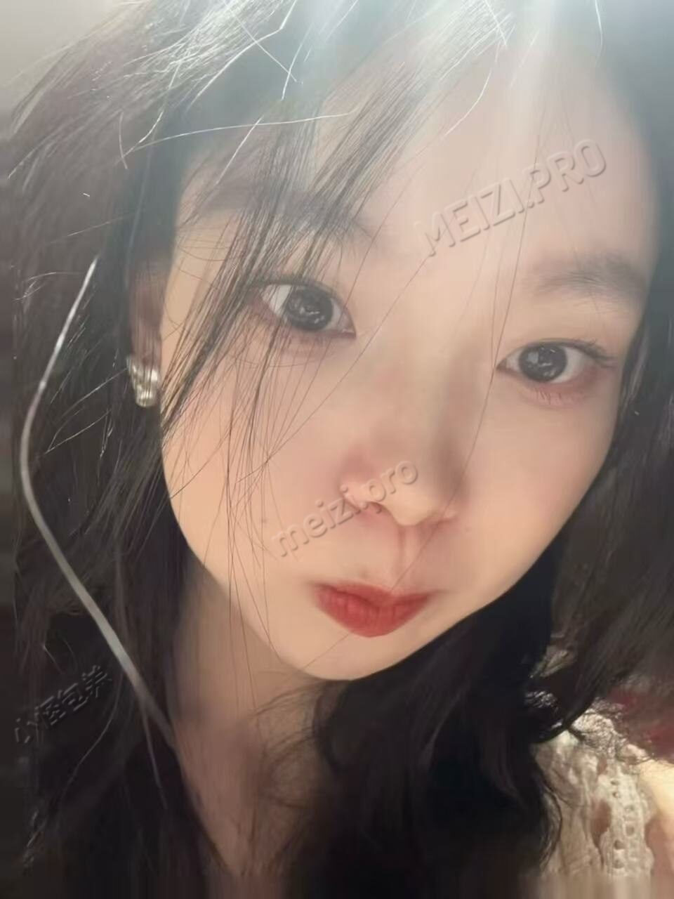江苏 苏州 23岁 163cm 78 A杯 女生 听话懂事 专科 未整过 SM:是 无套:可 过夜:可 同居:可 可飞:可飞外地，不出国 价格:30 特点:听话懂事 专科 未整过