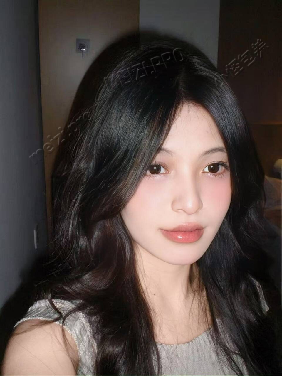 广东 深圳 25岁 163cm 90 C杯 本科 可无套内 情绪价值拉满 温柔热情开朗 抽烟纹身:无 SM:是 无套:可 口交:可 过夜:可 同居:否 可飞:可 价格:8 特点:可无套内 情绪价值拉满 温柔热情开朗
