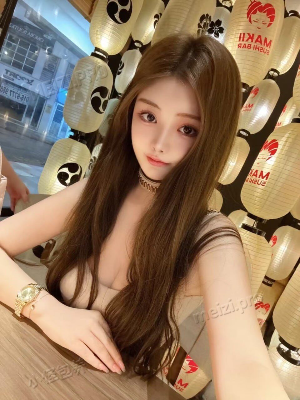 河南 洛阳 23岁 166cm 100 E杯 创业 马来西亚留学海归,工商管理硕士,性格好 抽烟纹身:无 SM:是 无套:否 口交:可 过夜:可 同居:可 可飞:否 价格:10 特点:马来西亚留学海归,工商管理硕士,性格好