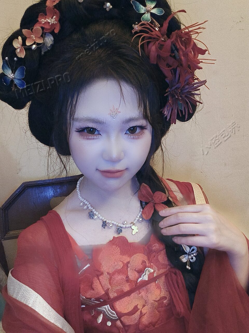 浙江 杭州 24岁 168cm 120 B杯 在职 身形极佳，腰臀比例完美甜美御姐风，可盐可甜，温顺事少，体贴且贤惠。社交圈纯洁，初次。具备良好的人品与素质 抽烟纹身:无 SM:是 无套:可 口交:可 过夜:可 同居:可 可飞:不可以 价格:3 特点:身形极佳，腰臀比例完美甜美御姐风，可盐可甜，温顺事少，体贴且贤惠。社交圈纯洁，初次。具备良好的人品与素质