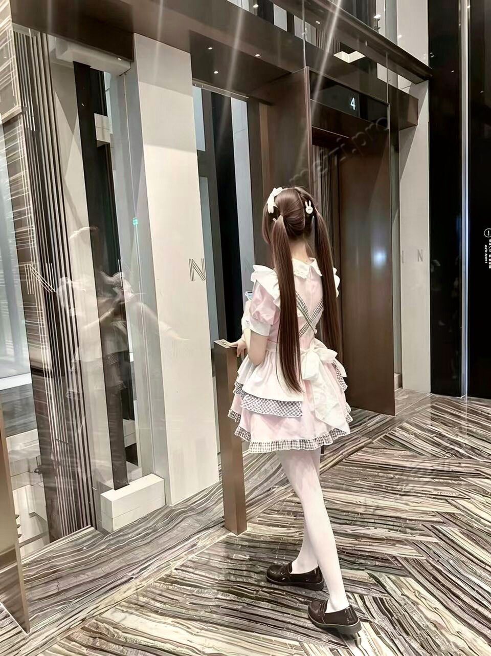 湖南 长沙 18岁 168cm 94 B杯 学生 抽烟纹身:无 SM:否 无套:可 口交:可 过夜:可 同居:否 可飞:可 价格:30