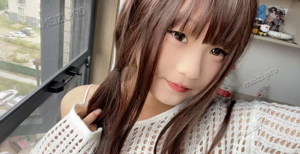 河南 郑州 19岁 162cm 96 A杯 学生 听话 萝莉 少萝 性价比 双马尾 抽烟纹身:有抽烟有纹身 SM:是 无套:否 口交:可 过夜:否 同居:否 可飞:否 价格:2 特点:听话 萝莉 少萝 性价比 双马尾