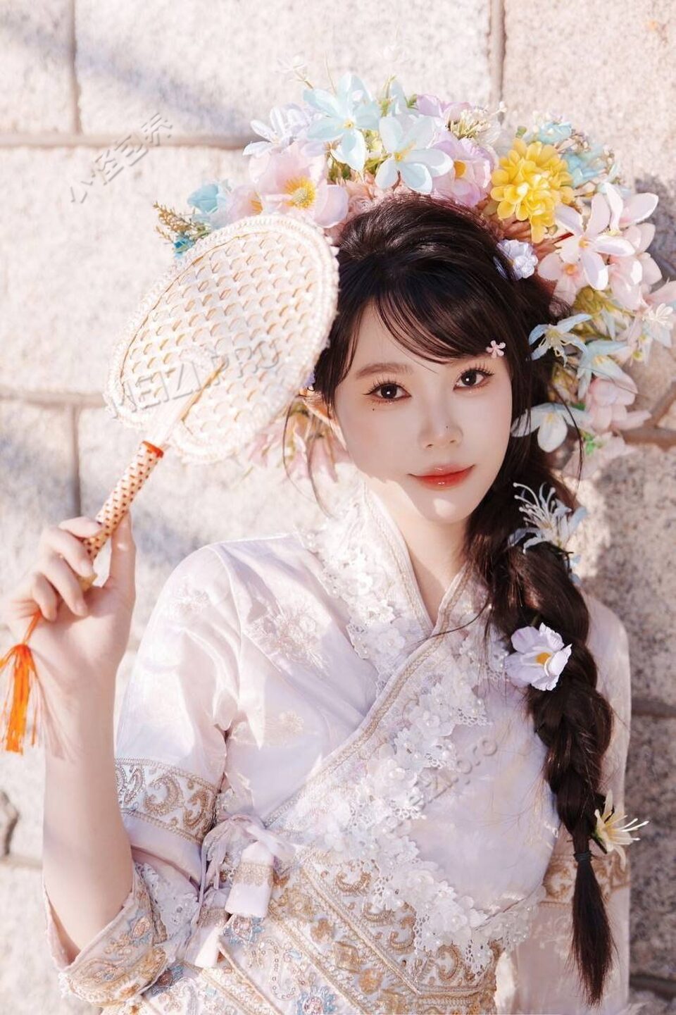 湖南 长沙 23岁 172cm 98 C杯 白幼瘦爱画画健身瑜伽 蜜桃臀马甲线 可盐可甜 可以各种风格 抽烟纹身:无纹身 SM:否 无套:否 口交:否 过夜:可 同居:否 可飞:可 价格:15 特点:白幼瘦爱画画健身瑜伽 蜜桃臀马甲线 可盐可甜 可以各种风格