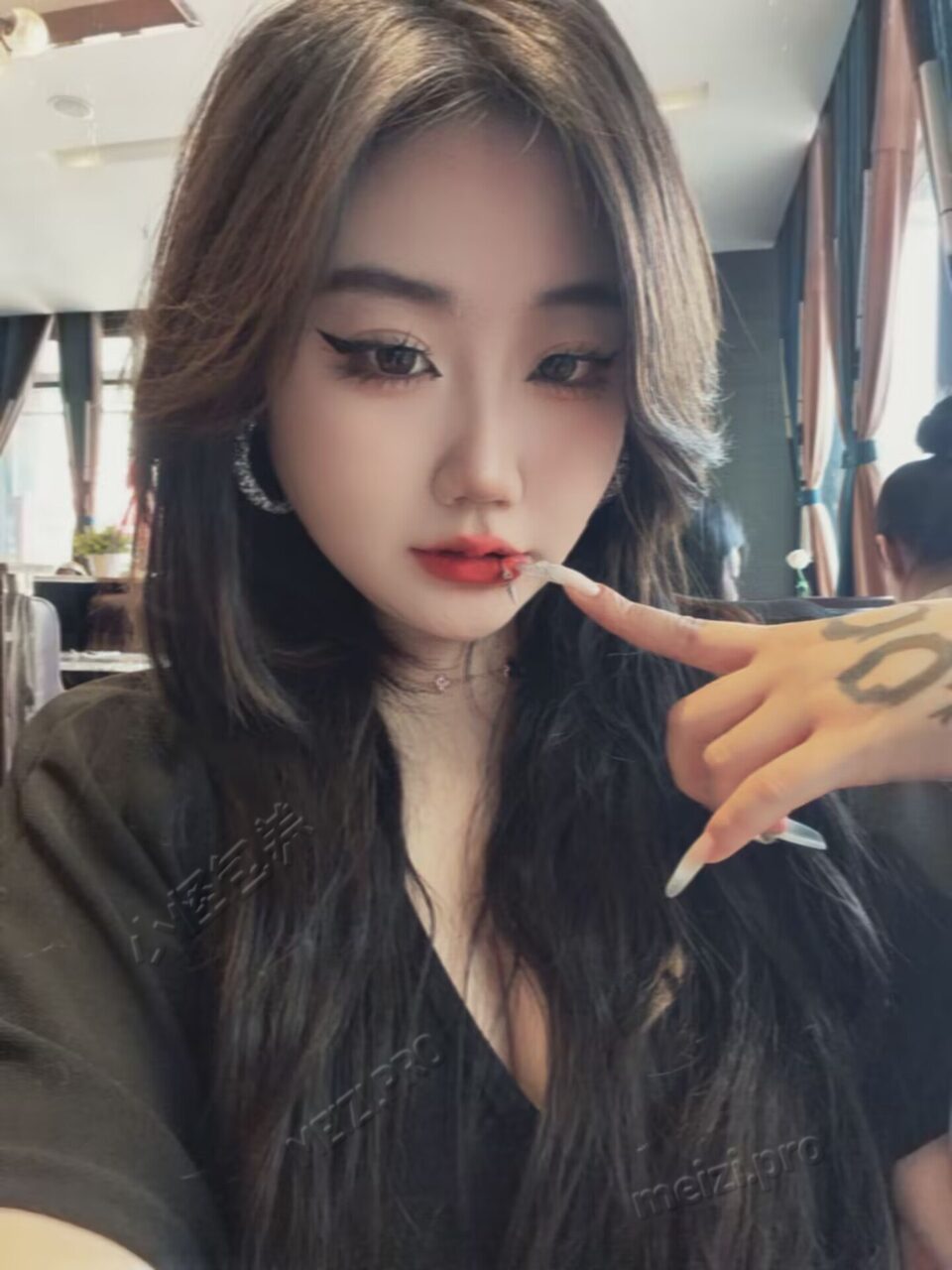 山东 淄博 22岁 170cm 130 C杯 刚毕业 声音好听 SM:否 无套:可 口交:可 过夜:可 同居:否 可飞:否 价格:2 特点:声音好听