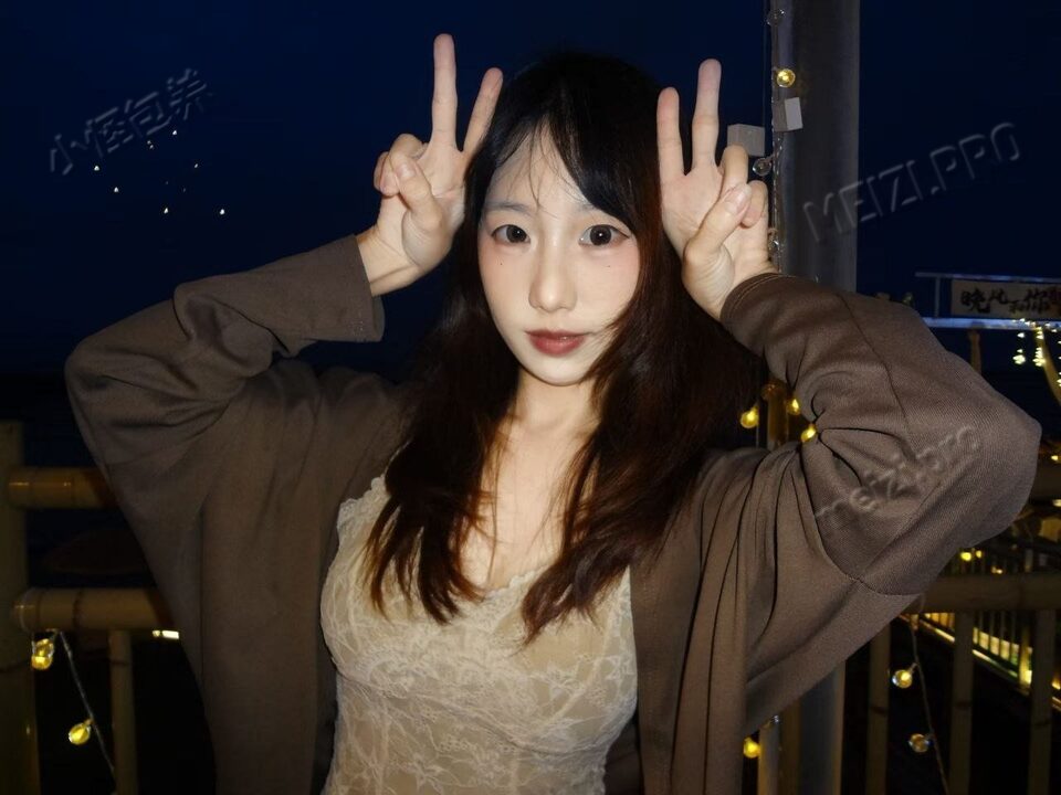 浙江 金华 20岁 157cm 80 A杯 学生 等待对方发掘 SM:是 无套:否 口交:可 过夜:看情况 可飞:可 最好周边 价格:5 特点:等待对方发掘