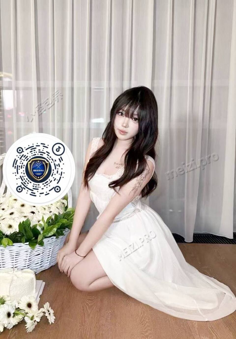 辽宁 沈阳 19岁 170cm 120 B杯 学生 身材很好 皮肤白 腿长 也挺高的 性格温柔 喜欢大方的人 会提供情绪价值 抽烟纹身:有纹身 SM:是 无套:否 口交:可 过夜:否 可飞:否 价格:8 特点:身材很好 皮肤白 腿长 也挺高的 性格温柔 喜欢大方的人 会提供情绪价值