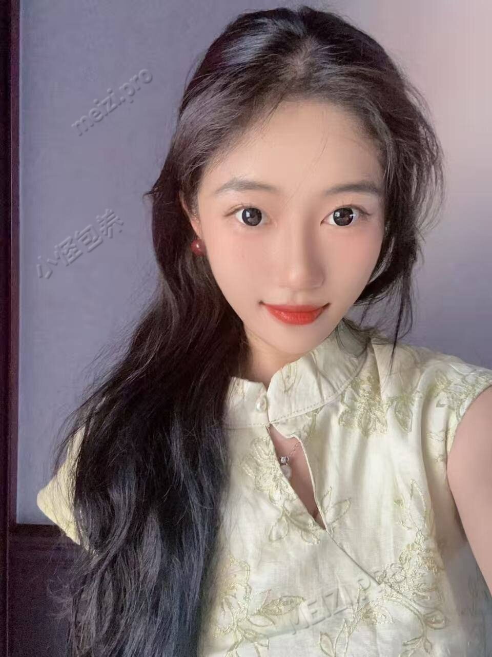 山东 东营 21岁 170cm 106 B杯 学生 性格活泼,很温柔,声音好听,多才多艺,会唱歌画画跳舞,比较会叫,屁股大且翘,比较反差,很听话,比较懂事,会提供情绪价值,比较会口,可探索性比较高,喜欢和对方一起体验新事物,喜欢被调和调人,欲望也比较大 抽烟纹身:无纹身 SM:是 无套:否 口交:可 过夜:可 同居:否 可飞:可 价格:12 特点:性格活泼,很温柔,声音好听,多才多艺,会唱歌画画跳舞,比较会叫,屁股大且翘,比较反差,很听话,比较懂事,会提供情绪价值,比较会口,可探索性比较高,喜欢和对方一起体验新事物,喜欢被调和调人,欲望也比较大