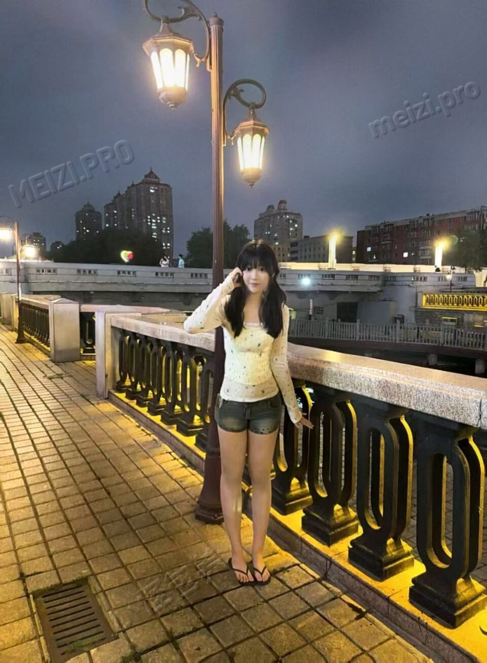 黑龙江 哈尔滨 18岁 165cm 122 B杯 学生 乖 抽烟纹身:不抽烟无纹身 SM:是 无套:否 口交:可 过夜:可 同居:否 可飞:假期可以 特点:乖