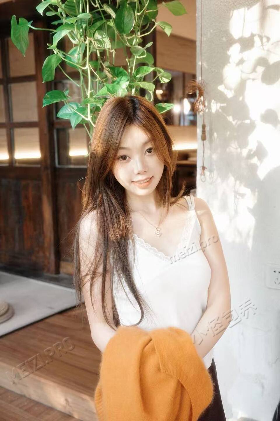浙江 杭州 21岁 164cm 92 C杯 学生 高认知有文化内涵,懂分寸和边界,甜美清纯,纯天然无整,皮肤光滑白皙,情绪价值拉满,圈子干净,舞蹈生 SM:否 无套:否 口交:可 过夜:可 同居:否 可飞:可 价格:15 特点:高认知有文化内涵,懂分寸和边界,甜美清纯,纯天然无整,皮肤光滑白皙,情绪价值拉满,圈子干净,舞蹈生