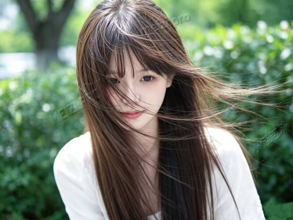 四川 绵阳 23岁 160cm 89 B杯 主播 新人第一次下海,本人比照片好看,现实清纯,床上反差 抽烟纹身:无纹身 SM:否 无套:否 口交:可 过夜:可 同居:否 可飞:可 价格:5 特点:新人第一次下海,本人比照片好看,现实清纯,床上反差