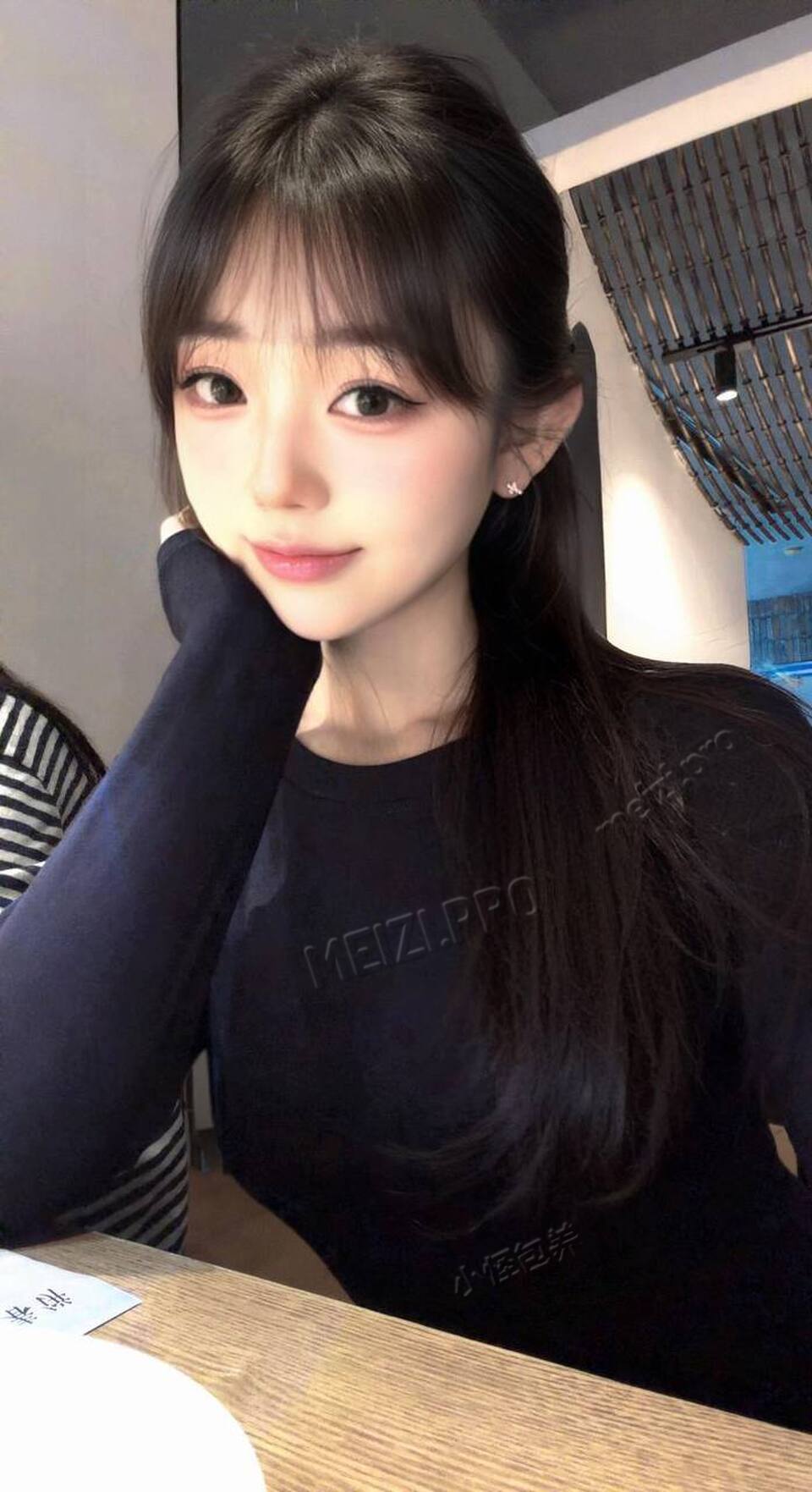 内蒙古 呼和浩特 25岁 166cm 99 B杯 无业 可爱 甜美 SM:是 无套:可 口交:可 过夜:可 同居:可 可飞:可 价格:18 特点:可爱 甜美