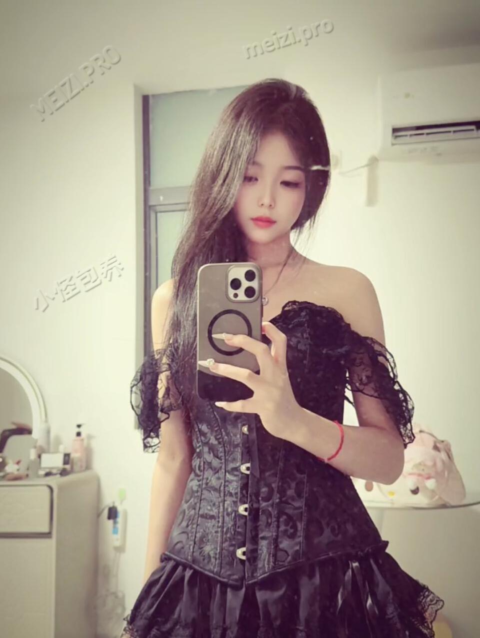 广东 深圳 21岁 160cm 40 B杯 销售 清纯妹妹,皮肤好 白幼瘦,第一次接触这个 不想努力了 抽烟纹身:无纹身 SM:否 无套:否 口交:否 过夜:可 同居:否 可飞:本地 价格:7 特点:清纯妹妹,皮肤好 白幼瘦,第一次接触这个 不想努力了